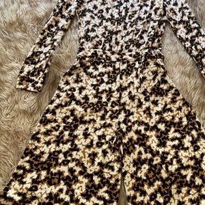 DVF, Classic Wrap Knee-length culottes. Super-Rare print, size 4. Silk Blend.